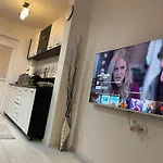Fancy Arena Nationala Apartman